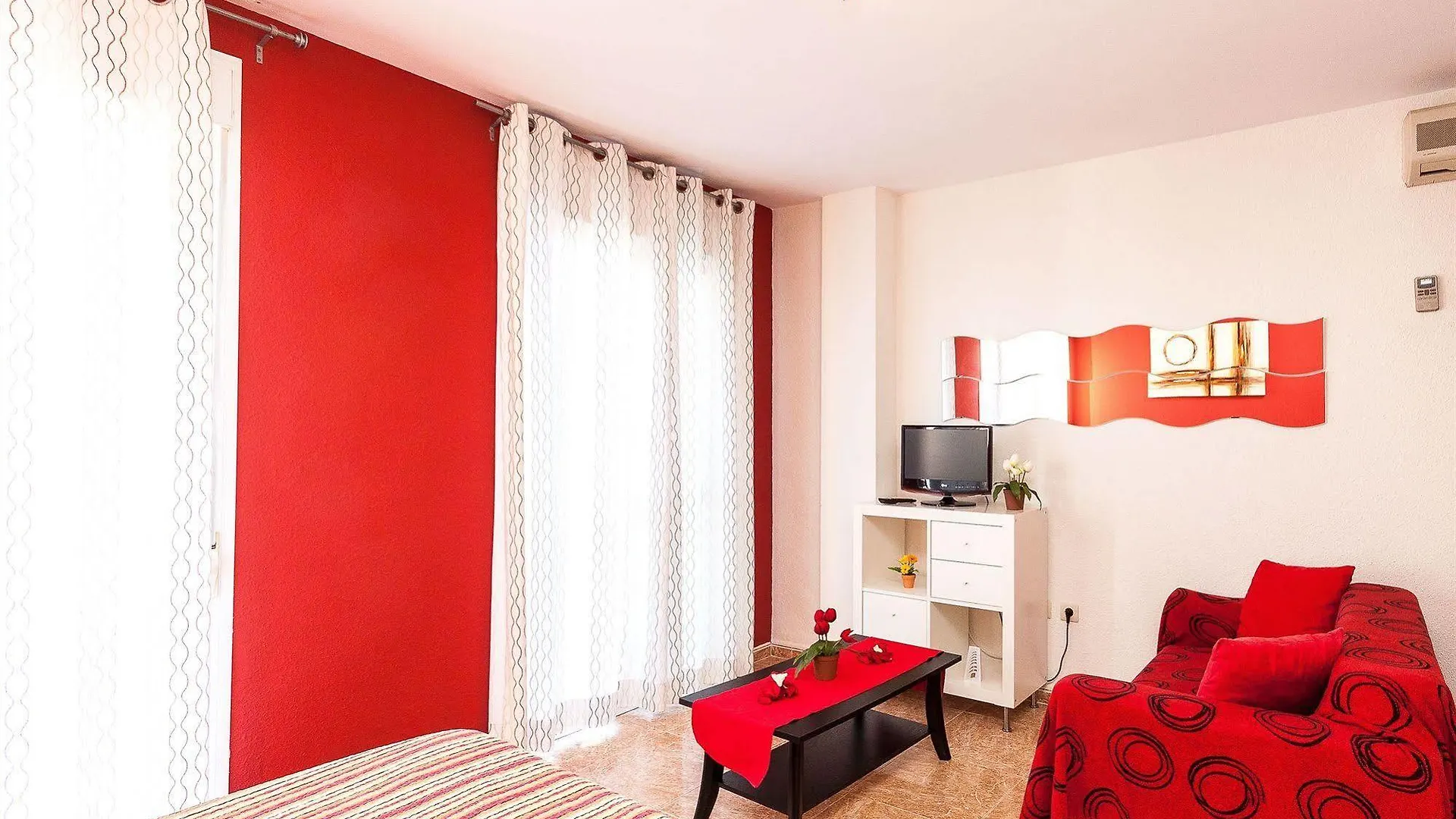 Apartamentos El Cenachero Malaga