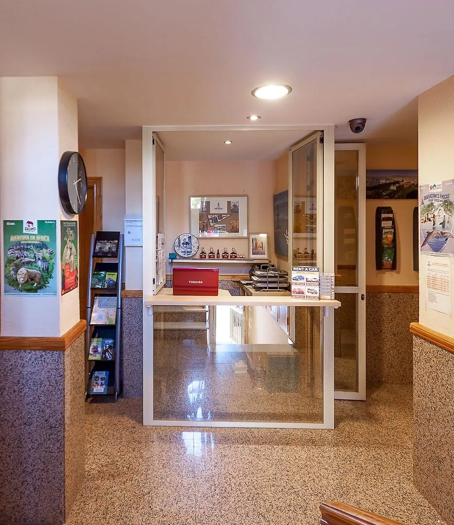Apartamentos El Cenachero Malaga